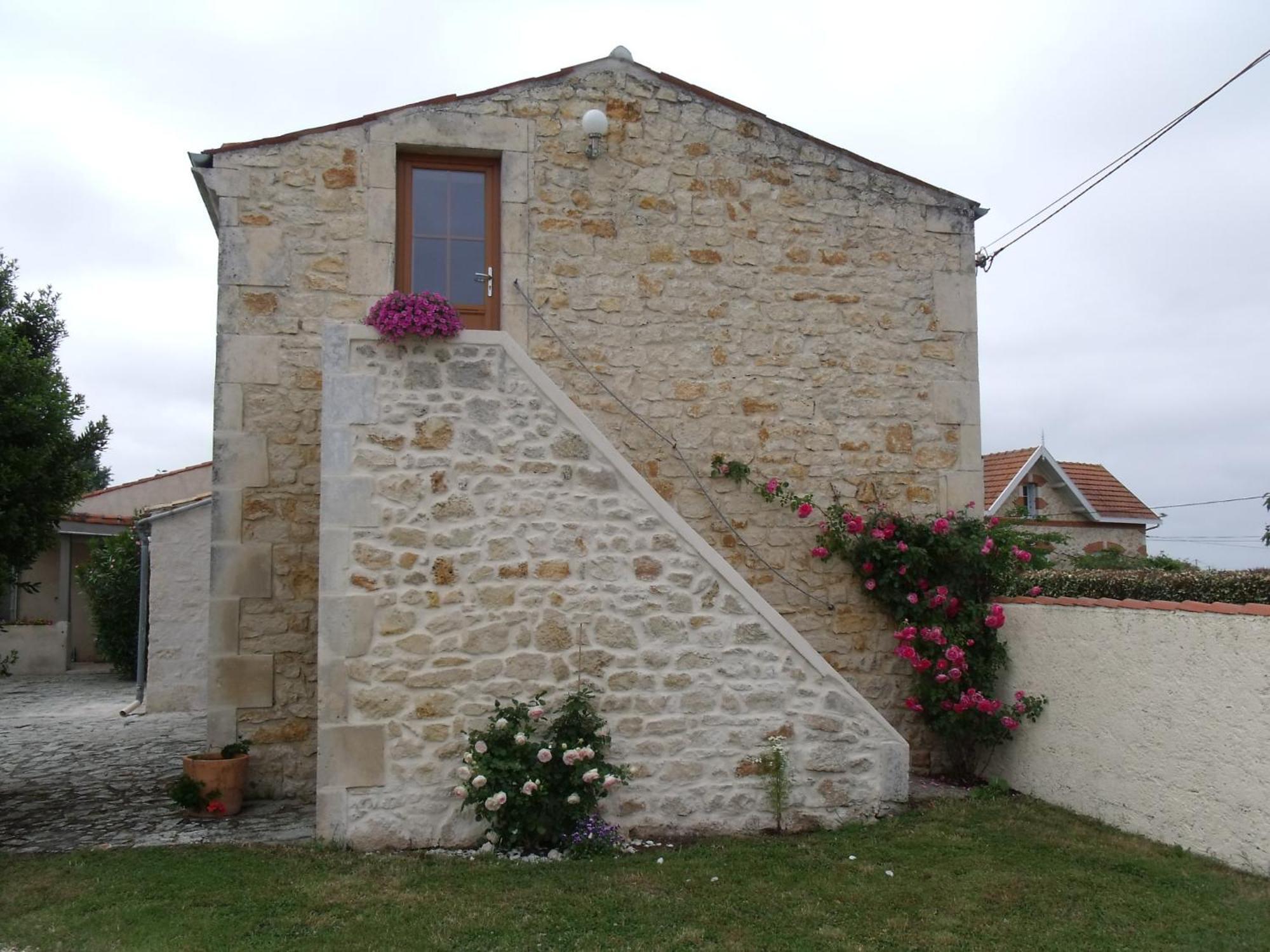 Chre Cathy Et Jean Loup Hotel Port-des-Barques Kültér fotó