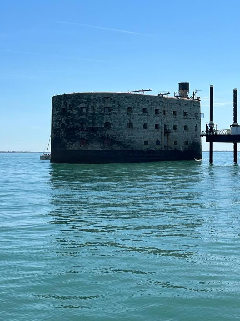 Chre Cathy Et Jean Loup Hotel Port-des-Barques Kültér fotó